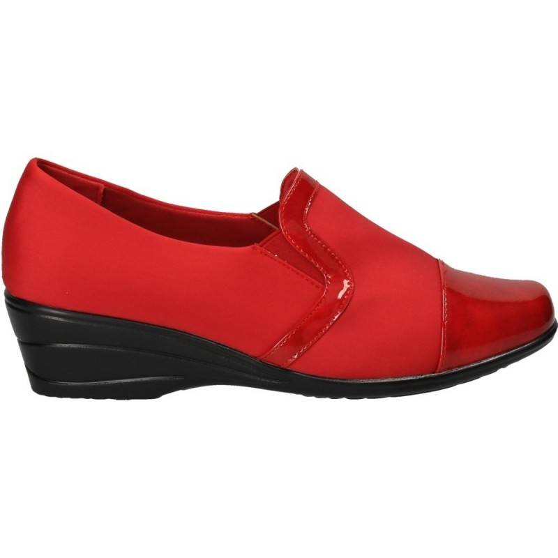 Pantofi rosii cu platforma, marca Soft Space Pantofi rosii cu platforma, marca Soft Space