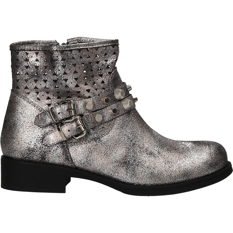 Ghete glamour, argintii, cu capse 3D Ghete glamour, argintii, cu capse 3D
