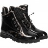 Ghete negre, piele lacuita, stil urban