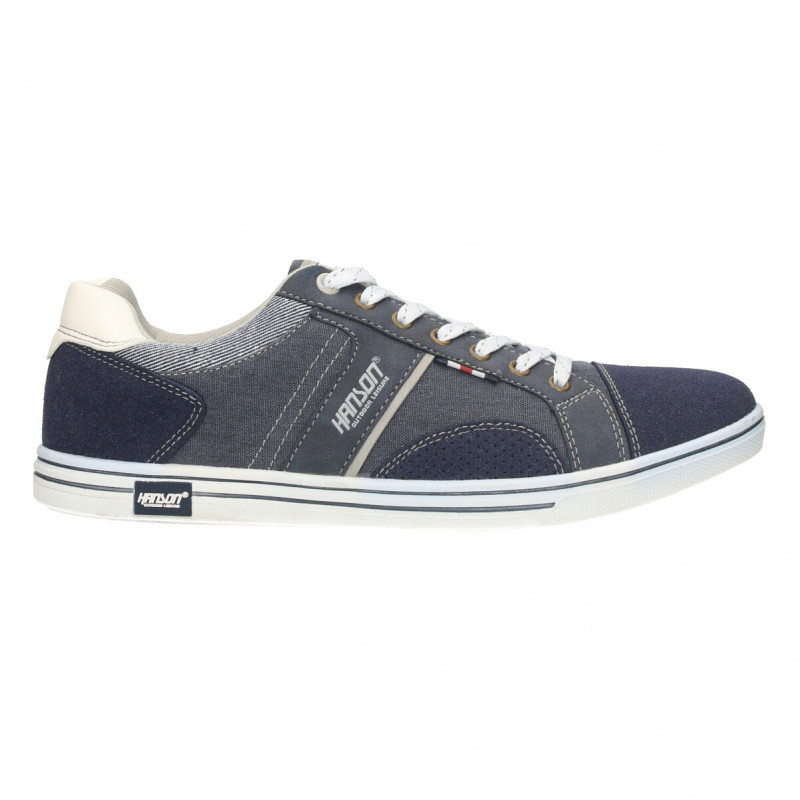 Sneakers gri, barbatesti, outfit urban Sneakers gri, barbatesti, outfit urban